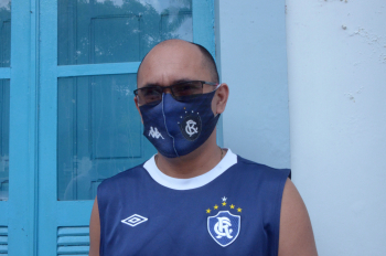 Foto: Alexandre Couto, pai de um aluno de 18 anos, acredita que o maior desafio para os candidatos que vão participar desta edição do Enem, será manter a calma. | Fotógrafo: Eliseu Dias